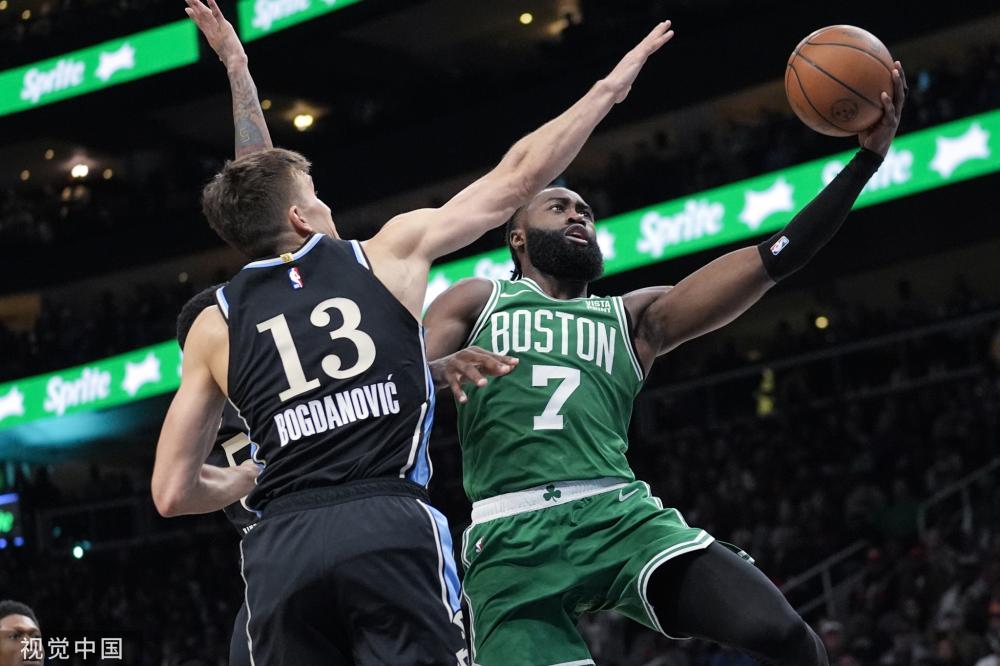 友击掌庆贺 友击掌庆贺